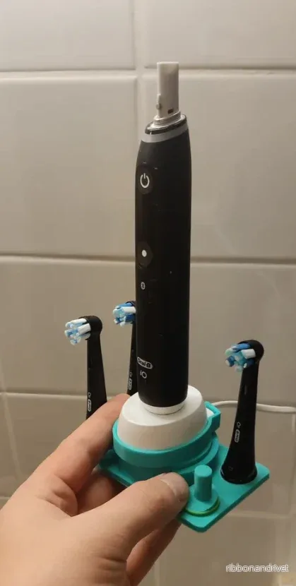 Oral-B iO Laddaradapter för Ställ med Plats för 4 Borsthuvuden (2 delar) Oral-B iO Laddaradapter för Ställ med Plats för 4 Borsthuvuden (2 delar)