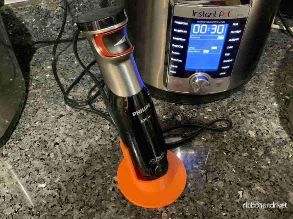 Platsbesparande stativ för Philips ProMix stavmixer HR1670/92