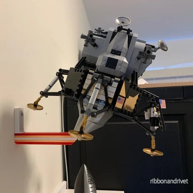 Väggfäste för Lego Lunar Lander Väggfäste för Lego Lunar Lander
