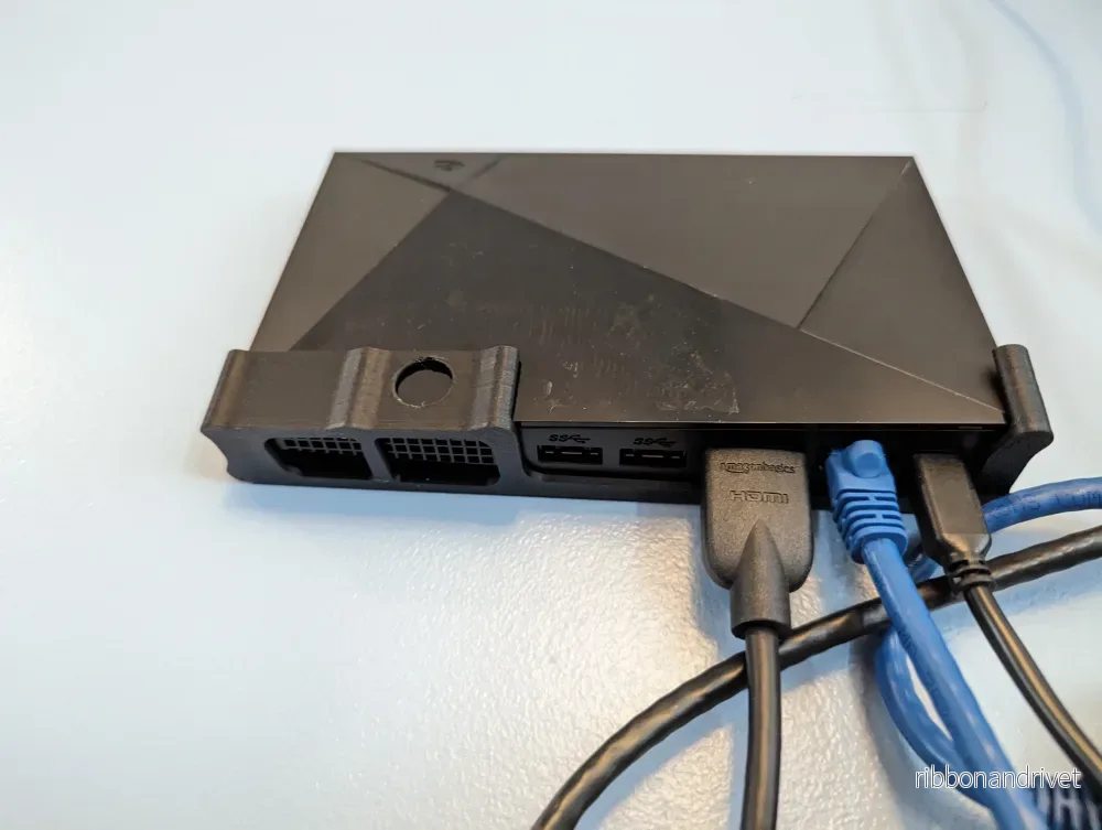 NVIDIA Shield TV Pro väggfäste med skruvfäste NVIDIA Shield TV Pro väggfäste med skruvfäste