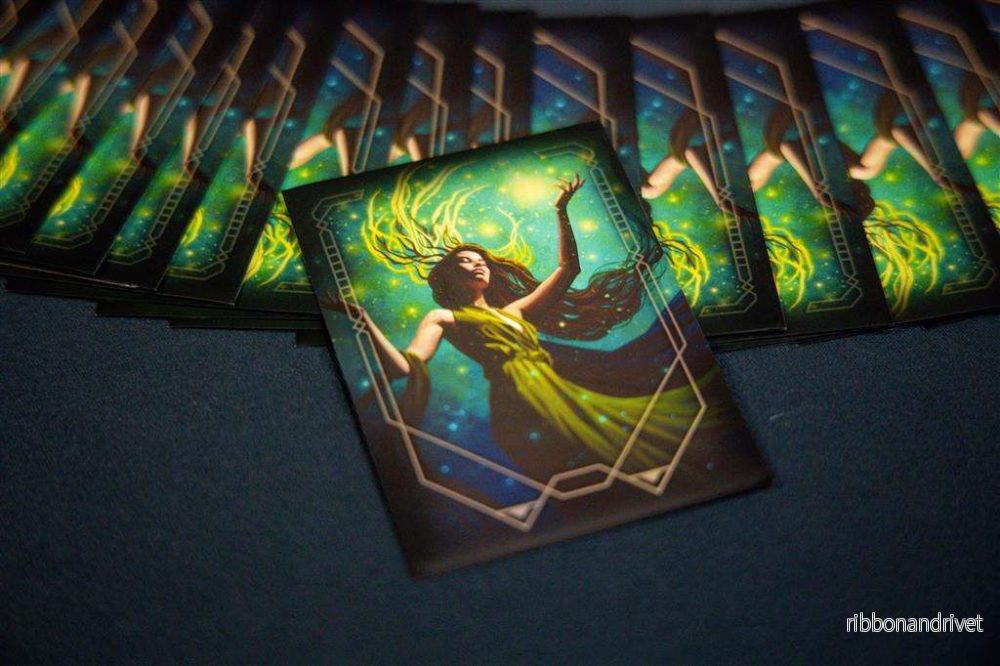 Curator Sleeves: Masterpiece Series Olga Tereshenko 2: Essence Curator Sleeves: Masterpiece Series Olga Tereshenko 2: Essence