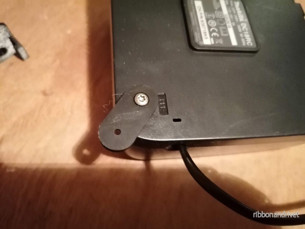Makita 18V Laddare Väggmonterad Bas 4st – Optimera din Verkstad - Bild 3