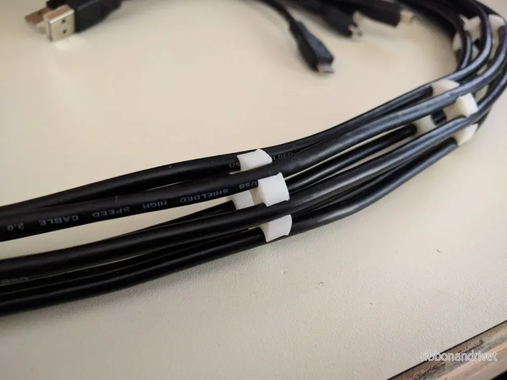 Heptagonal USB-kabelorganisatör - Bild 2