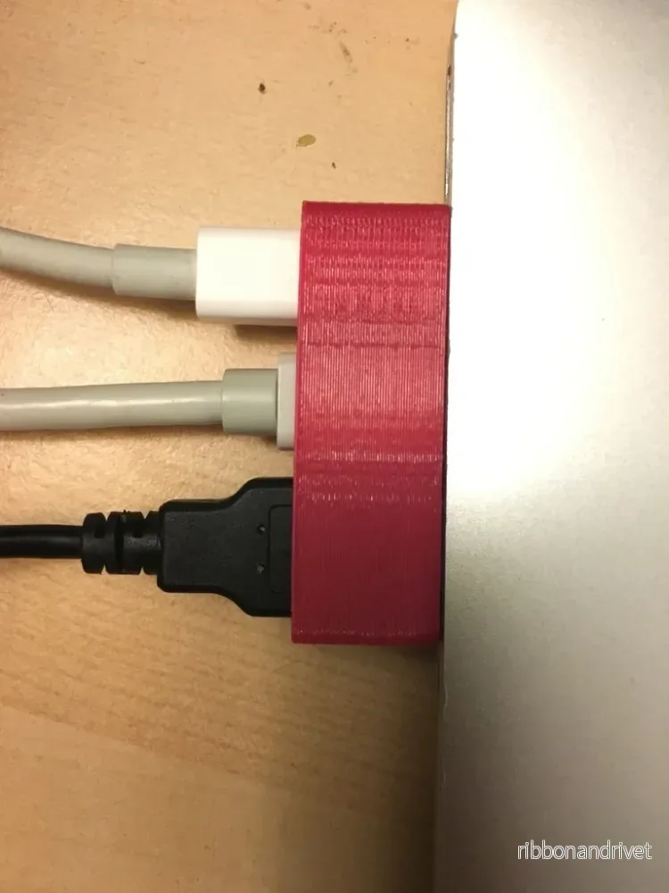 Apple MacBook Pro 15 Retina-kabeldocka med förstorad Thunderbolt-port