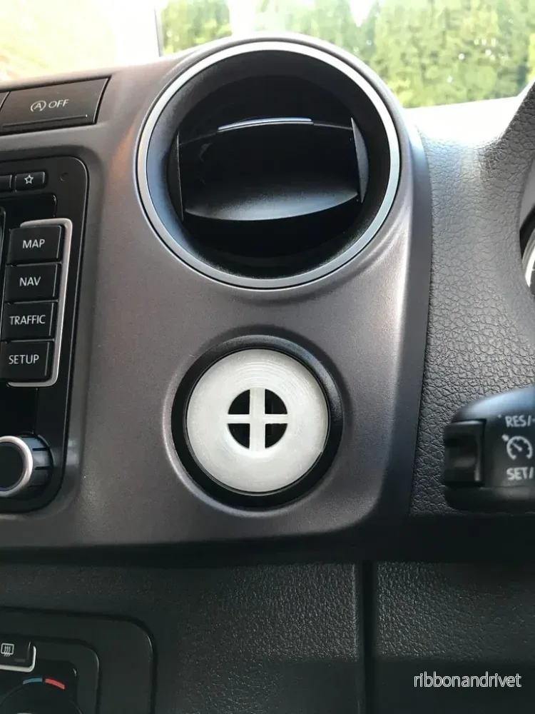 VW Amarok Adapter för Telefonhållare (2010-2016) VW Amarok Adapter för Telefonhållare (2010-2016)