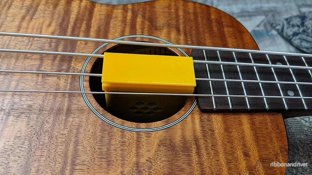 Luftfuktare för akustisk gitarr, bas och ukulele