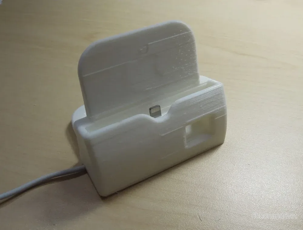 Laddningsdocka för Apple iPhone 6 och 6S Plus med högtalarförstärkare - Bild 2