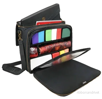 ENHANCE Magic the gathering-väska som passar kortlådor med Card Defender-skärm, anpassningsbar inredning