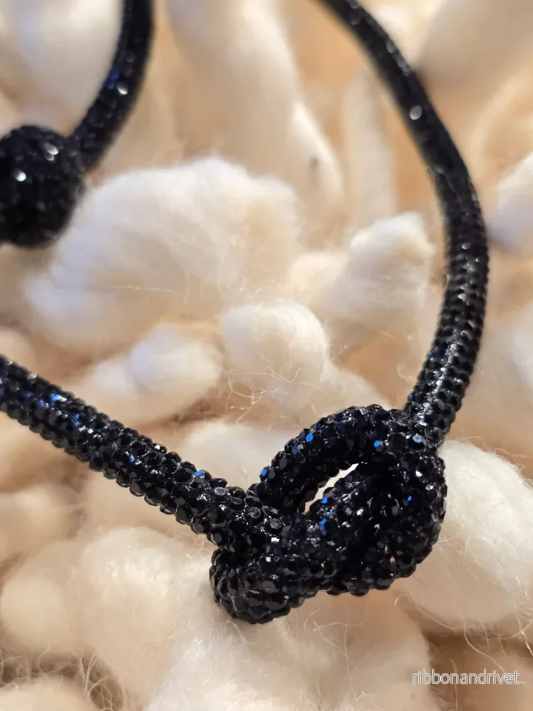 HALSBAND Knut Svart