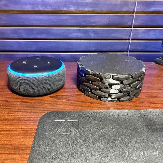 Stenpiedestal och skydd för Amazon Echo Dot (3:e generationen) Stenpiedestal och skydd för Amazon Echo Dot (3:e generationen)