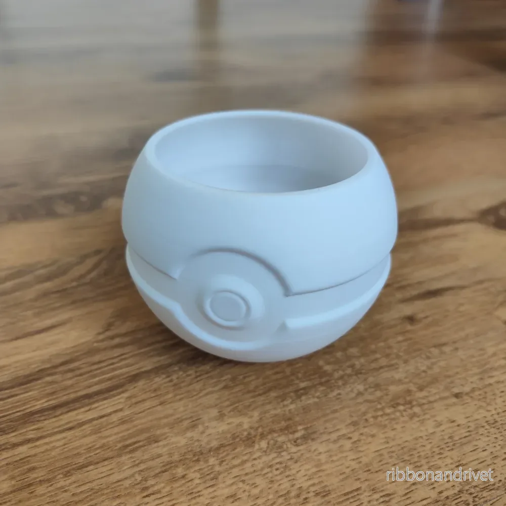 Praktisk Pokeball Blyertshållare för skrivbordet - Bild 2