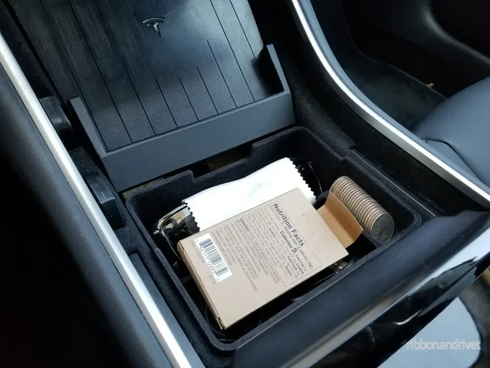 Mittkonsolinsats till Tesla Model 3 - Bild 2
