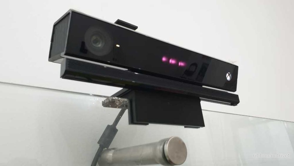 Justerbart klämfäste för Xbox One Kinect Justerbart klämfäste för Xbox One Kinect