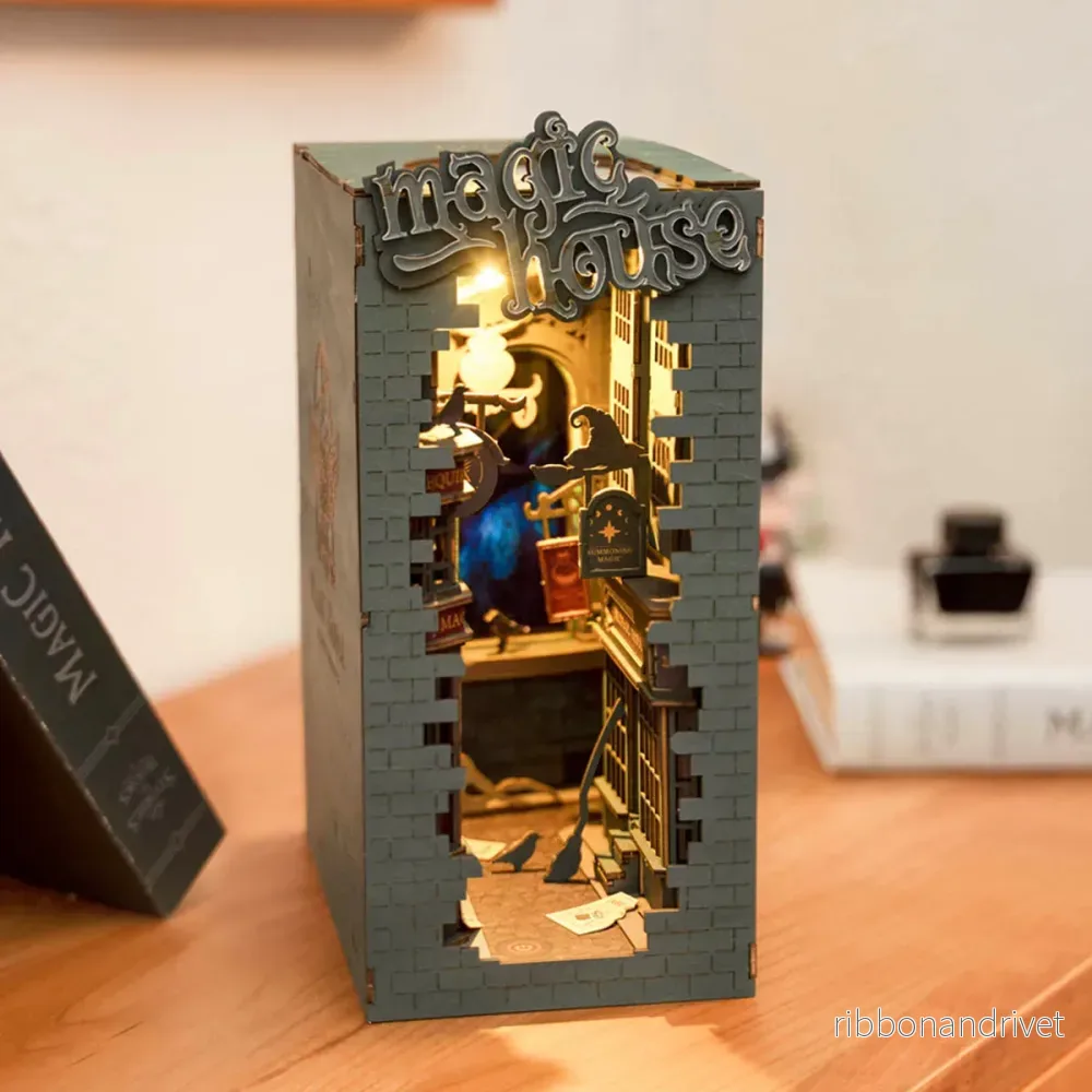 Book Nook – Magic House Book Nook – Magic House