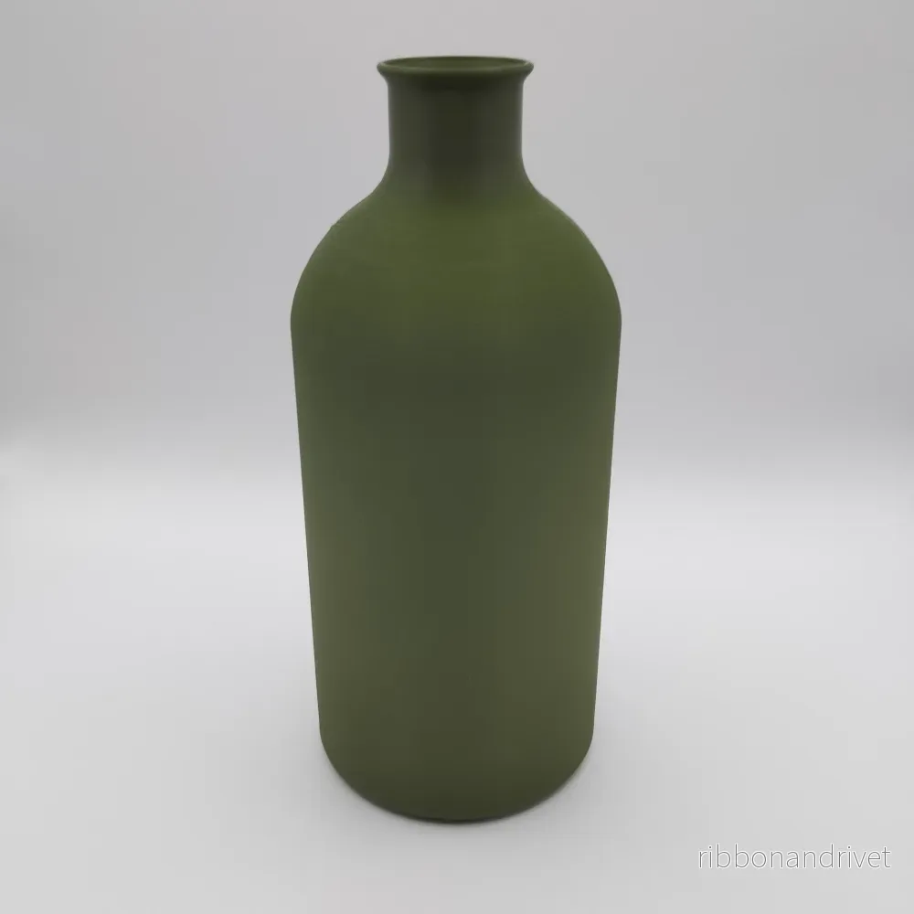 Minimalistisk vas i fältflasksdesign
