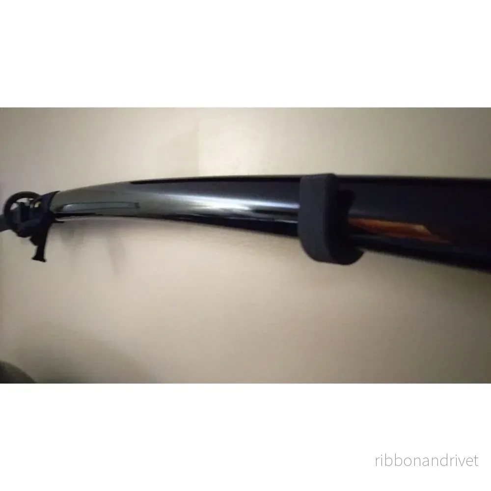 Väggfäste för katana och japanska svärd
