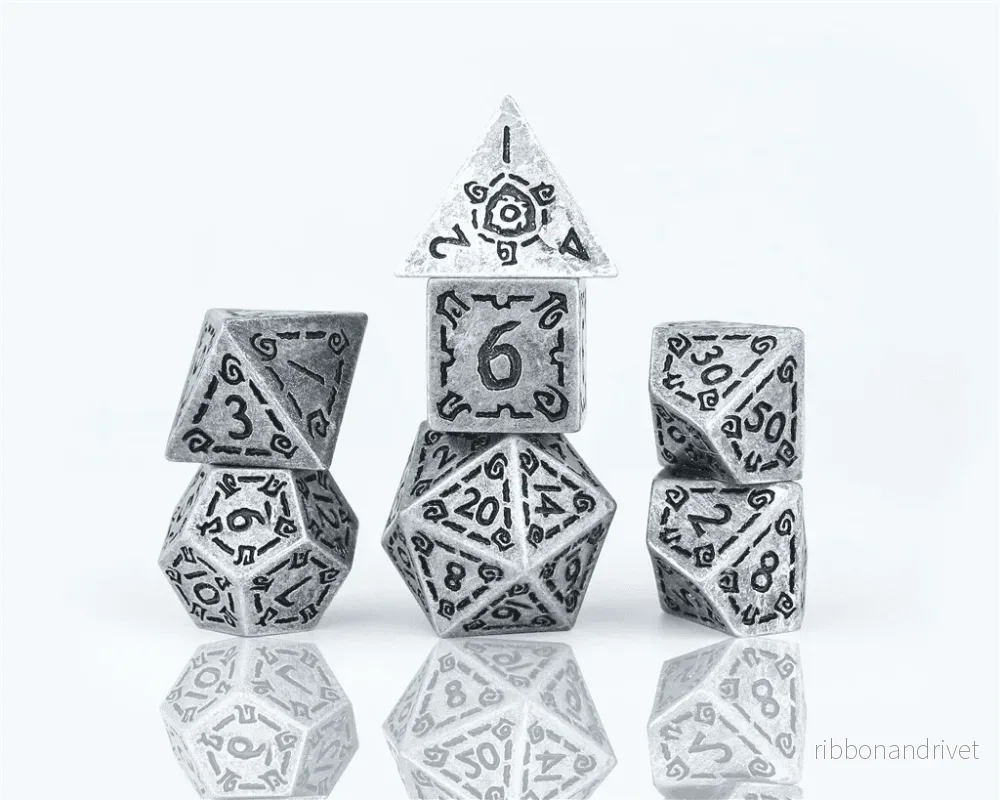 Sirius Tärningar – Tärningsset – Illusorisk Metal – Silver Sirius Tärningar – Tärningsset – Illusorisk Metal – Silver