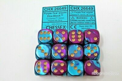 Chessex Gemini 16mm d6 med pips Tärningsblock (12 Tärningar) – Lila-Turkos med Guld Chessex Gemini 16mm d6 med pips Tärningsblock (12 Tärningar) – Lila-Turkos med Guld