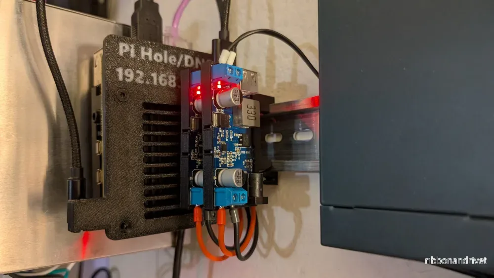 DIN-skena för 5V USB Buck-omvandlare DIN-skena för 5V USB Buck-omvandlare