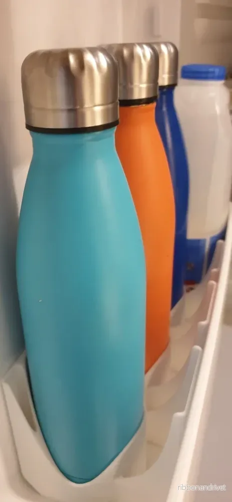 Flask- och mugghållare för kylskåpsdörren - Bild 2