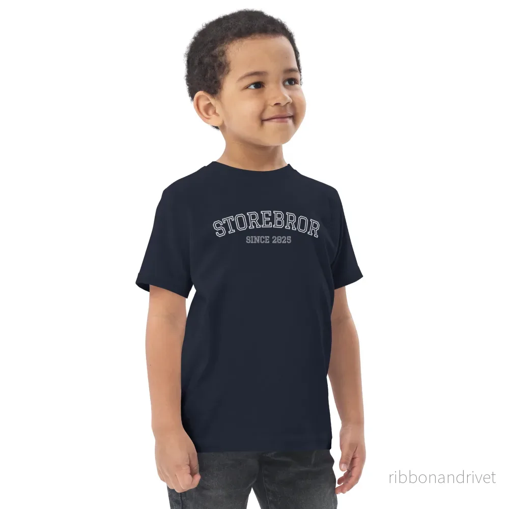Storebror T-shirt - Since 2025 (vit text) - Bild 2