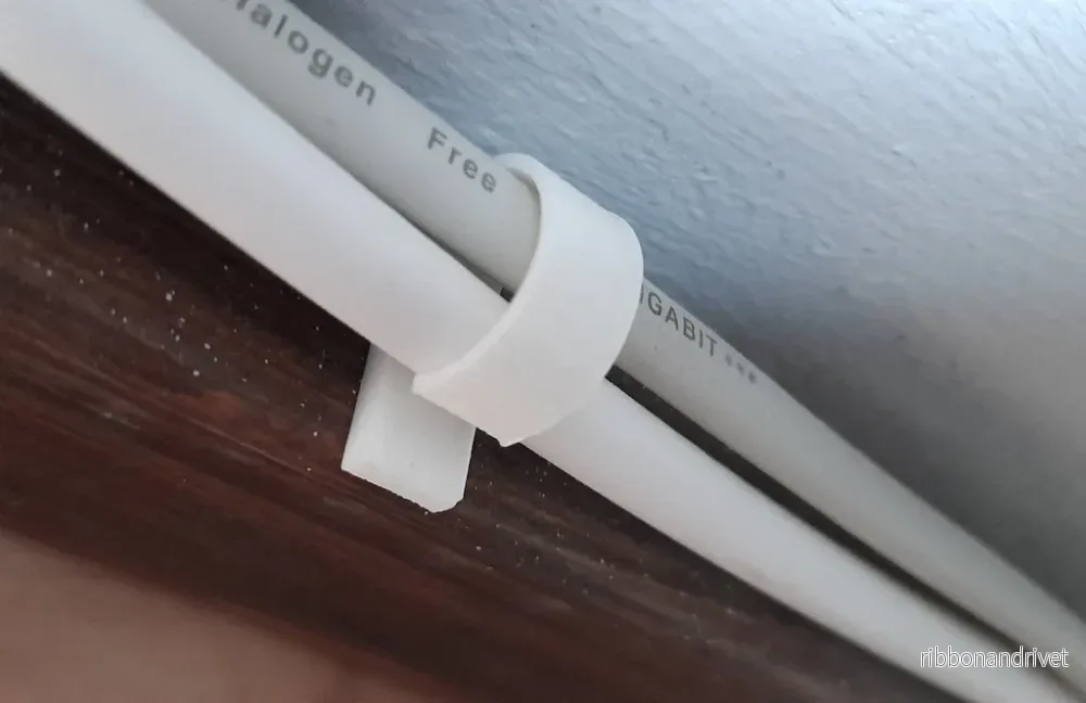 Kabelklämma för effektiv kabelhantering