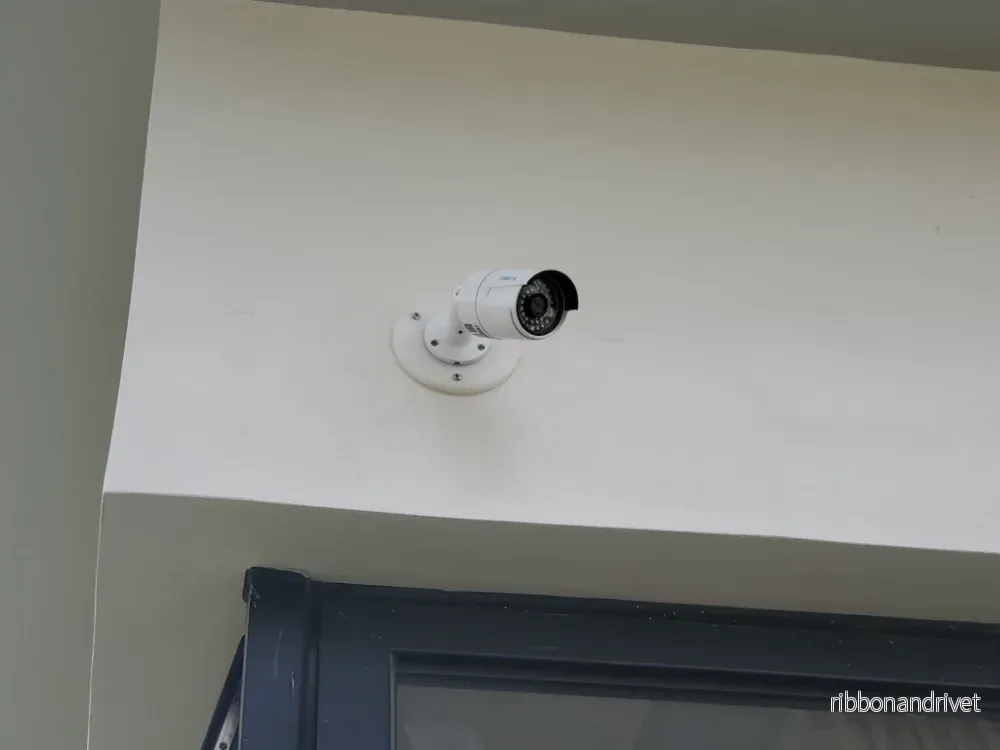 Reolink kameraplatt väggfäste för diskret kabelinstallation - Bild 3