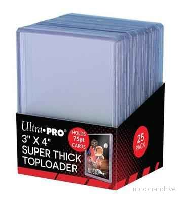 UP – 3″ x 4″ Tjock 75PT Toploader (25 Stycken) UP – 3″ x 4″ Tjock 75PT Toploader (25 Stycken)