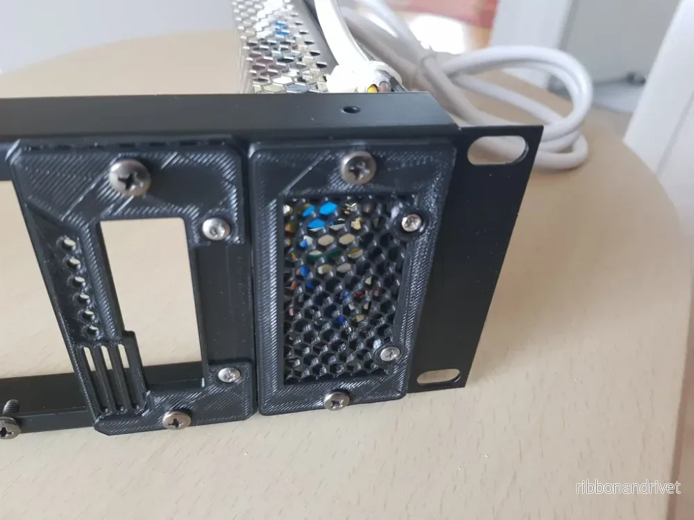 Rackmonteringsadapter för Mean Well ELP-75-5-C nätaggregat (19" 2U-system)