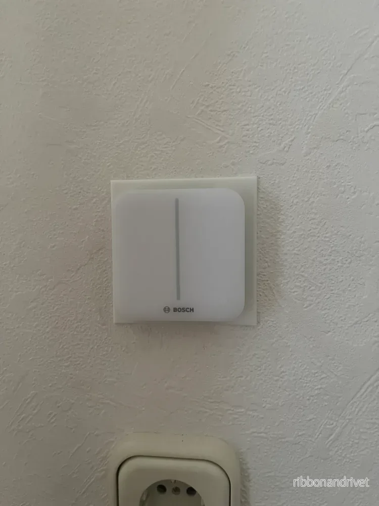 Bosch Smart Home Väggfäste för universalfjärrkontroll Bosch Smart Home Väggfäste för universalfjärrkontroll