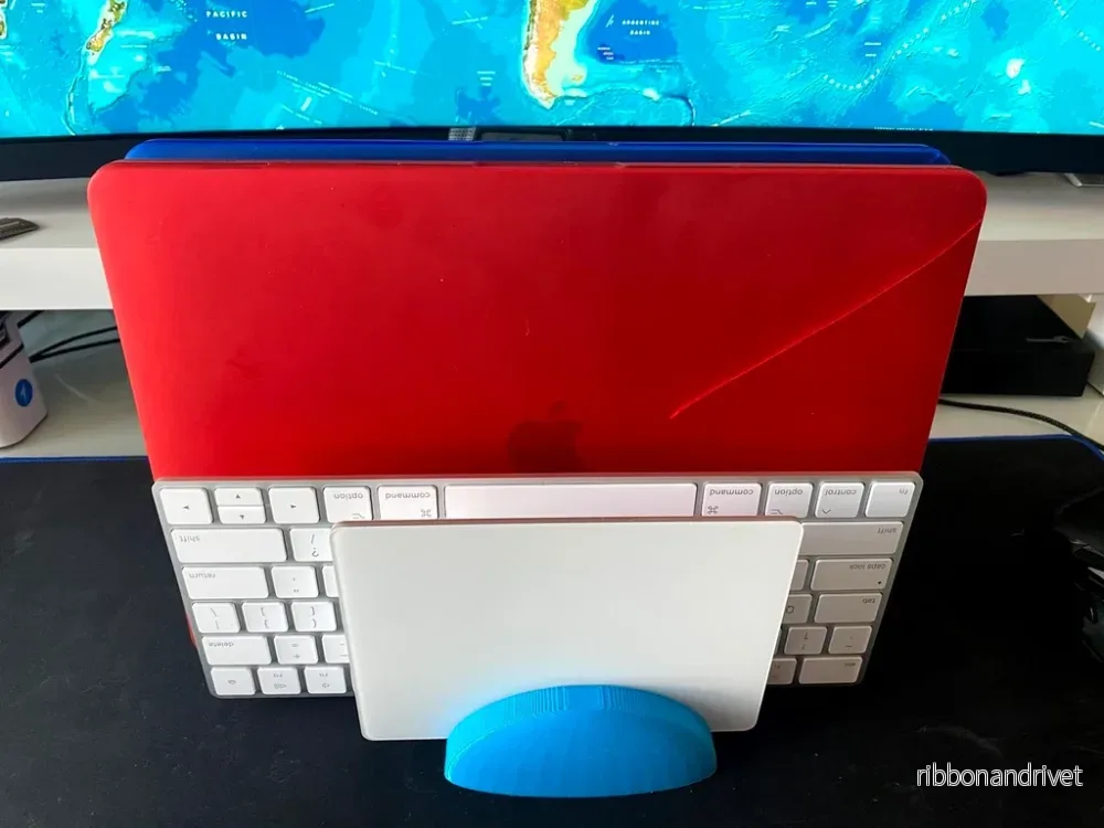 Skrivbordsdocka för MacBook Pro och tillbehör