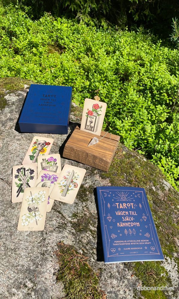 Tarot Vägen till självkännedom (på svenska) Tarot Vägen till självkännedom (på svenska)