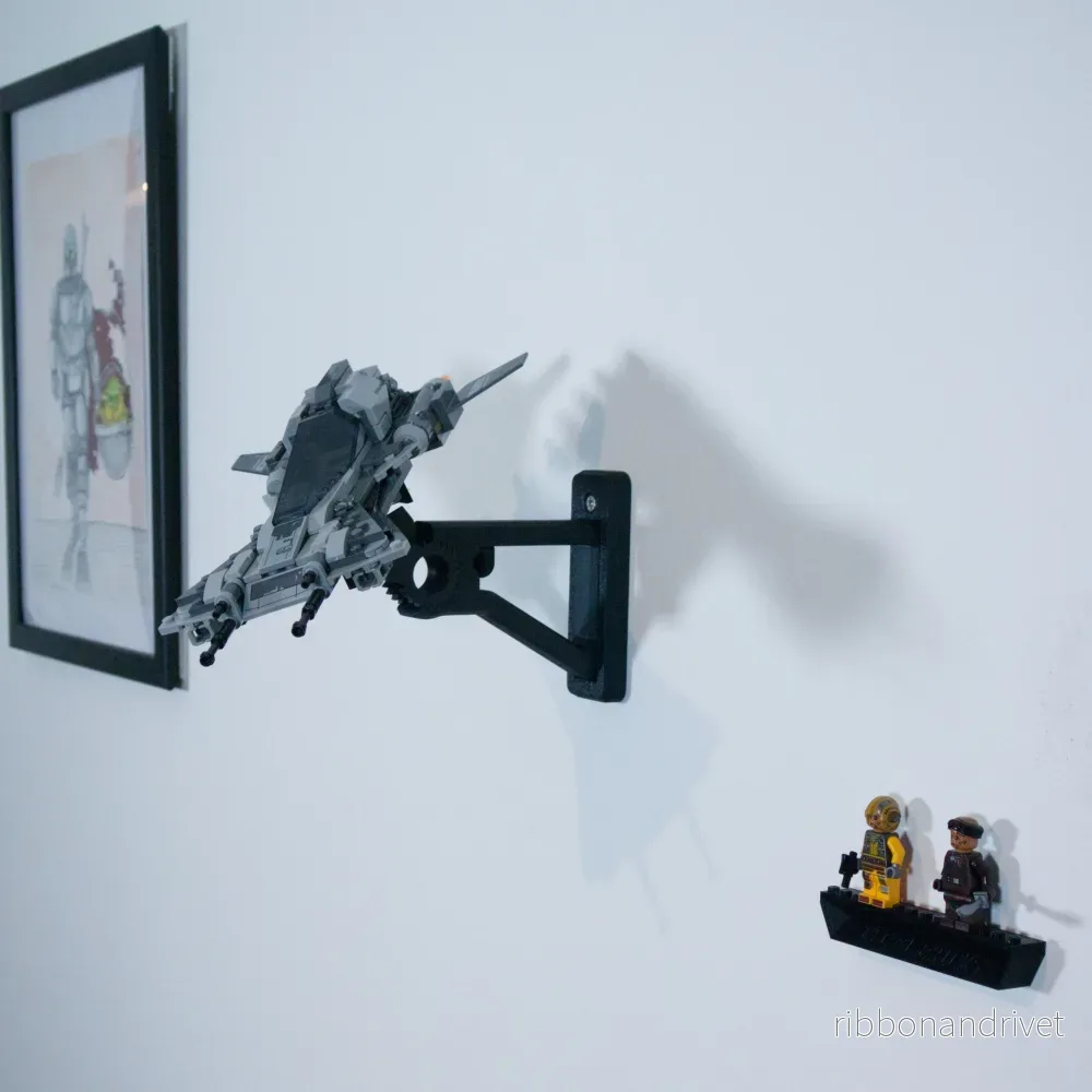 Väggfäste för Mandalorian Pirate Snub Fighter 75346