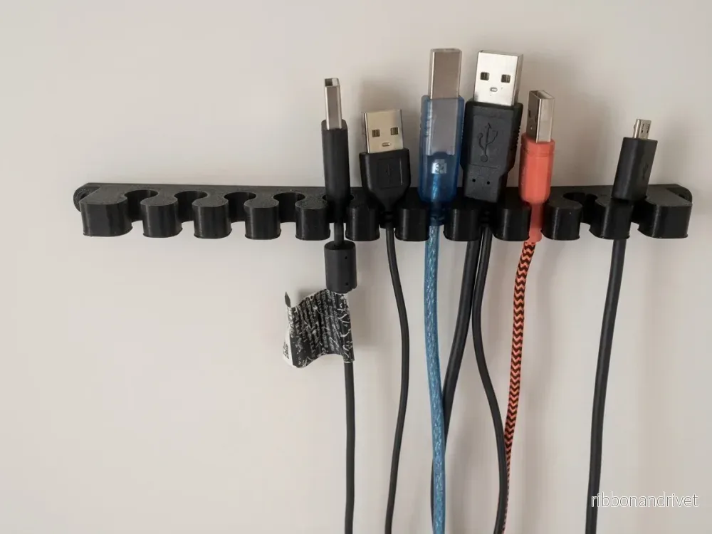 Kabelhållare för USB-kablar med 11 platser