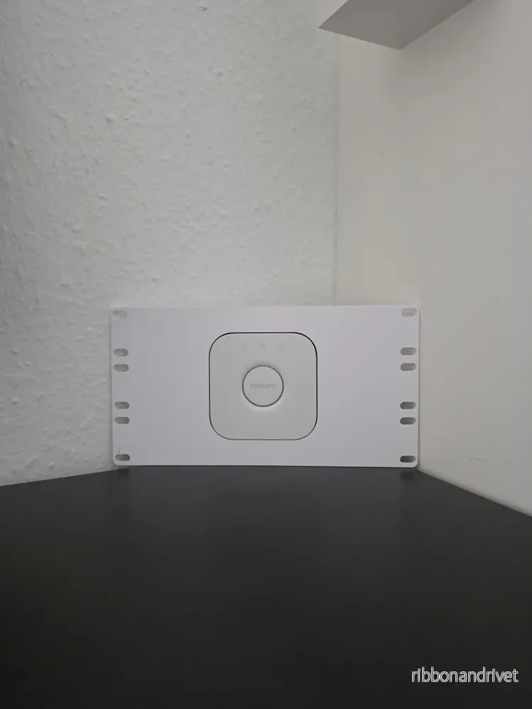 10-tums 3U rackfäste för Philips Hue Bridge - Bild 2