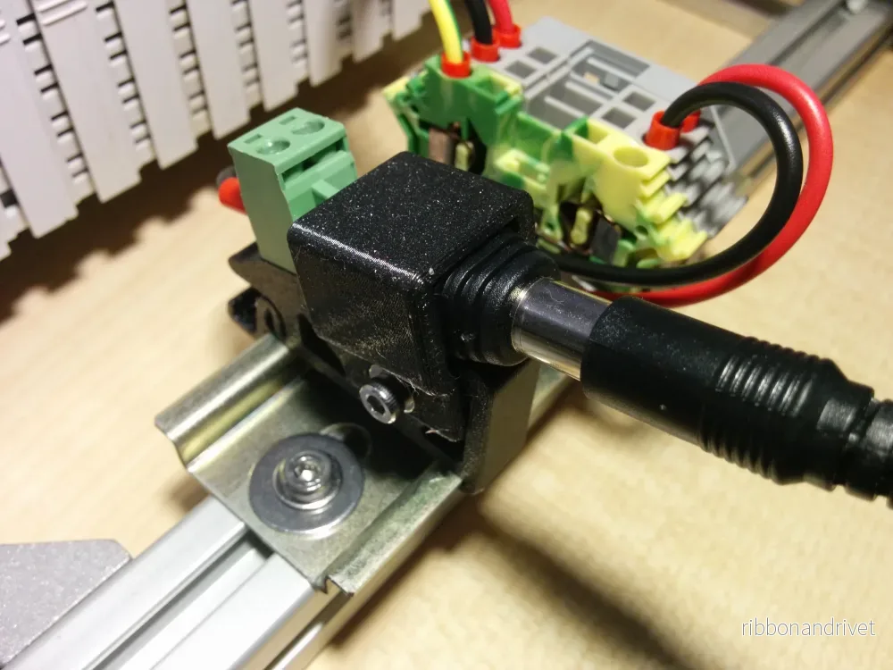 DIN-skenefäste för Barrel Jack-adapter - Bild 3