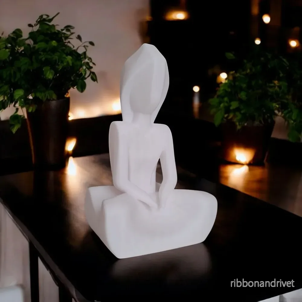 Minimalistisk skulptur av den tysta kvinnan - Bild 2
