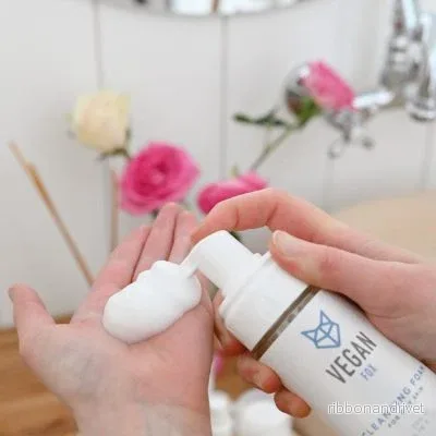 Cleansing Foam För Fet Och Blandad Hud, 200 ml - Bild 3