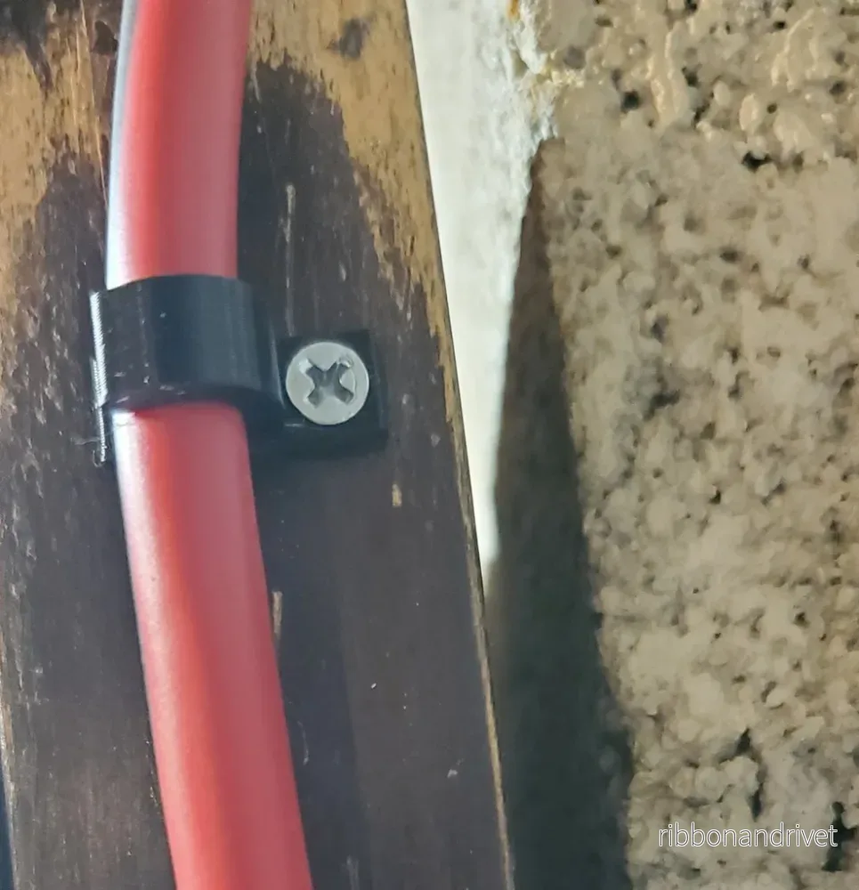 Kabelklämma för 16 Gauge förlängningssladdar