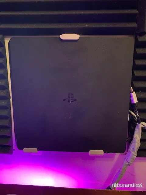 PS4 Slim Wall Mount