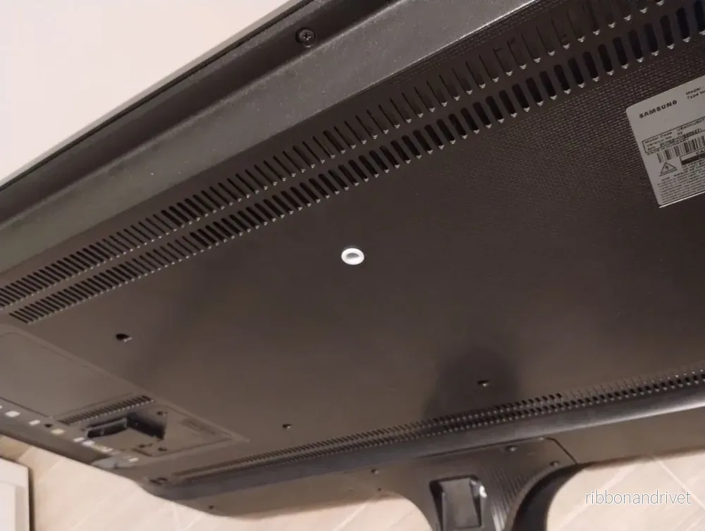Samsung VESA-väggadapter för M8-skruvar (4 st) Samsung VESA-väggadapter för M8-skruvar (4 st)