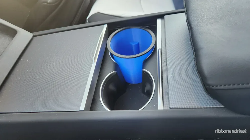 Flexibel mugghållare för Tesla Model 3 Highland Flexibel mugghållare för Tesla Model 3 Highland