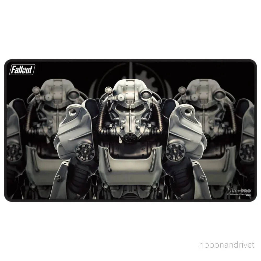 UP – Brotherhood of Steel Svart-Sydd Spelmatta för Bethesda – Fallout UP – Brotherhood of Steel Svart-Sydd Spelmatta för Bethesda – Fallout