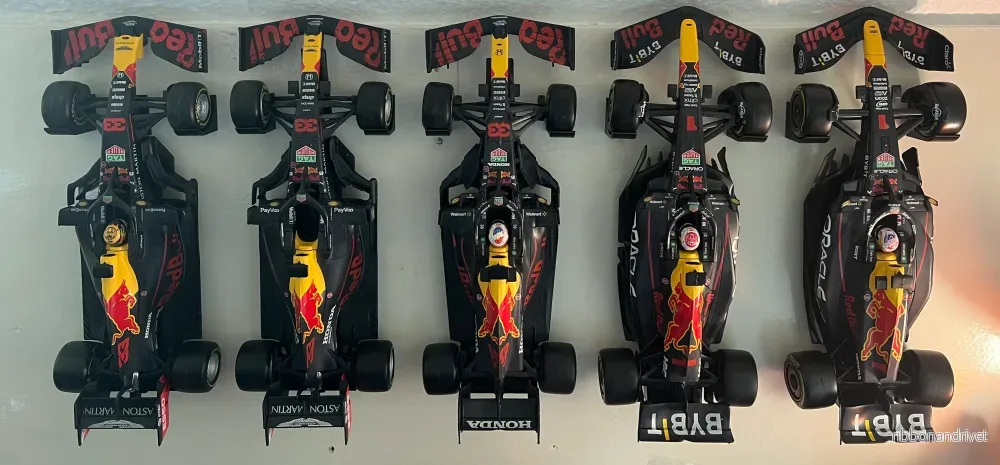 Burago Jumbo F1 väggfäste (1/24) Burago Jumbo F1 väggfäste (1/24)