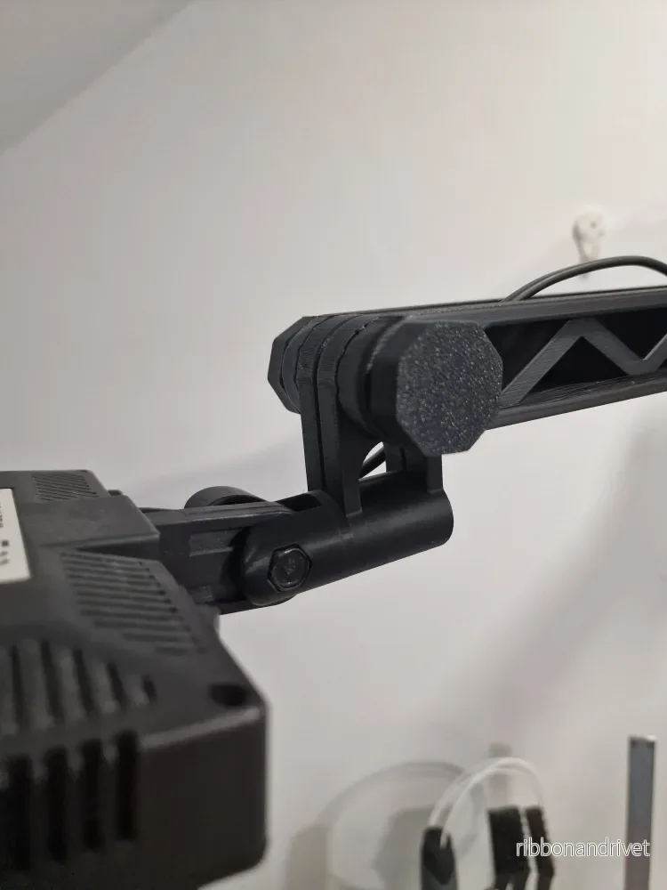Justerbart väggfäste med arm för LED-lampor och TV - Bild 3