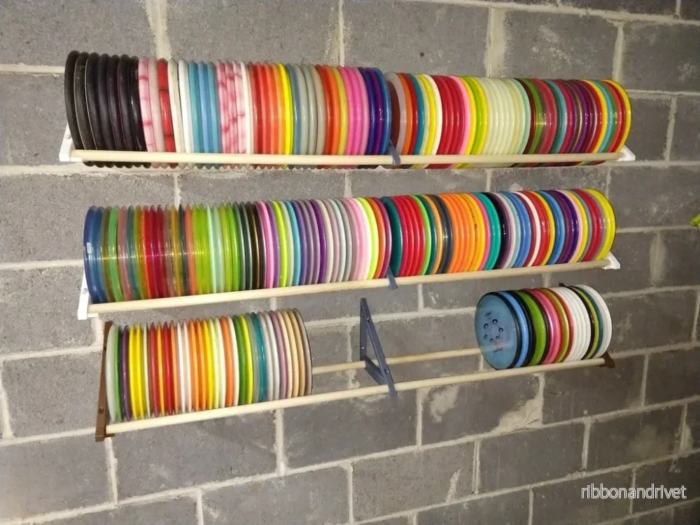 Väggmonterat discställ för discgolf – Passar 3/4″-spön