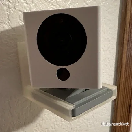 Horisontellt väggfäste för Wyze Cam V2 – Flexibel montering med kommandokardborreband