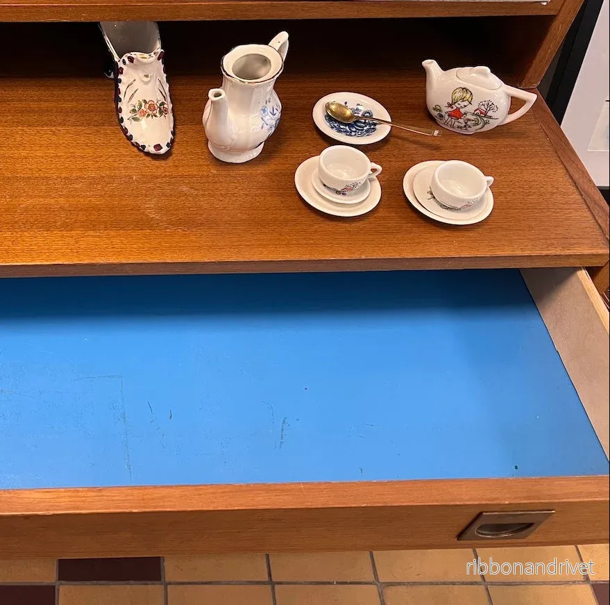 Sideboard i ren enkel stil - Bild 3