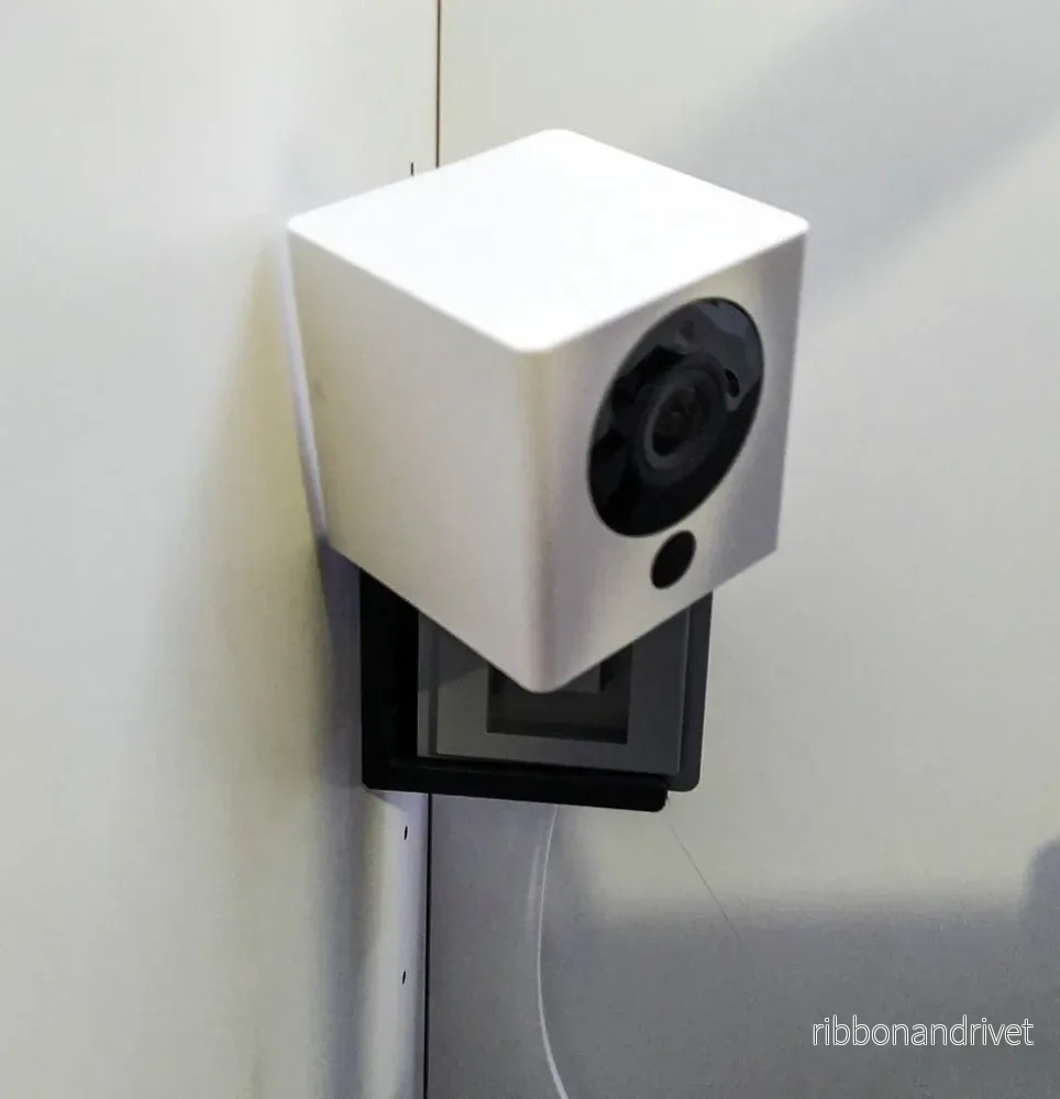 Wyze Cam väggfäste med 90-gradersfäste och skruvhål