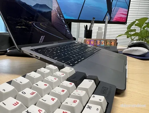 MacStand Book Pro-ställ för MacBook Pro 13,3 tum